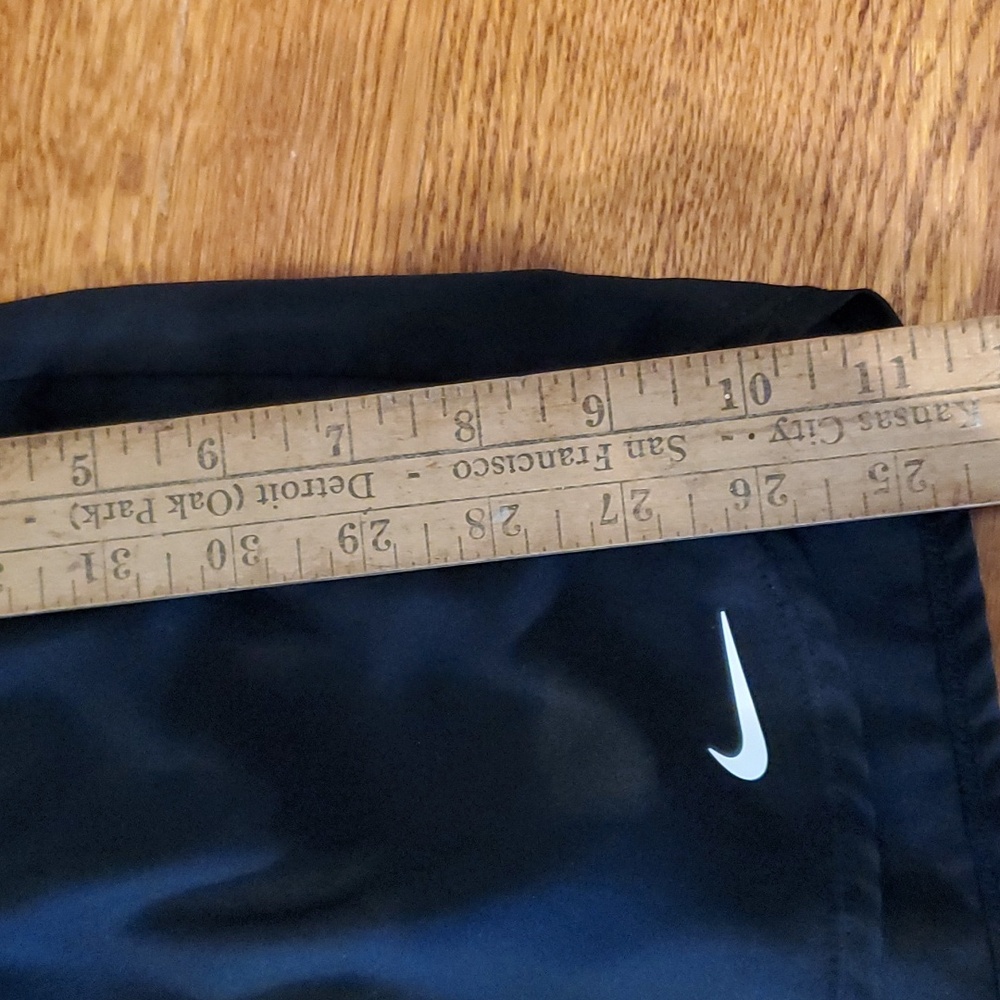 EUC nike running short sz lg - Picture 7 of 12